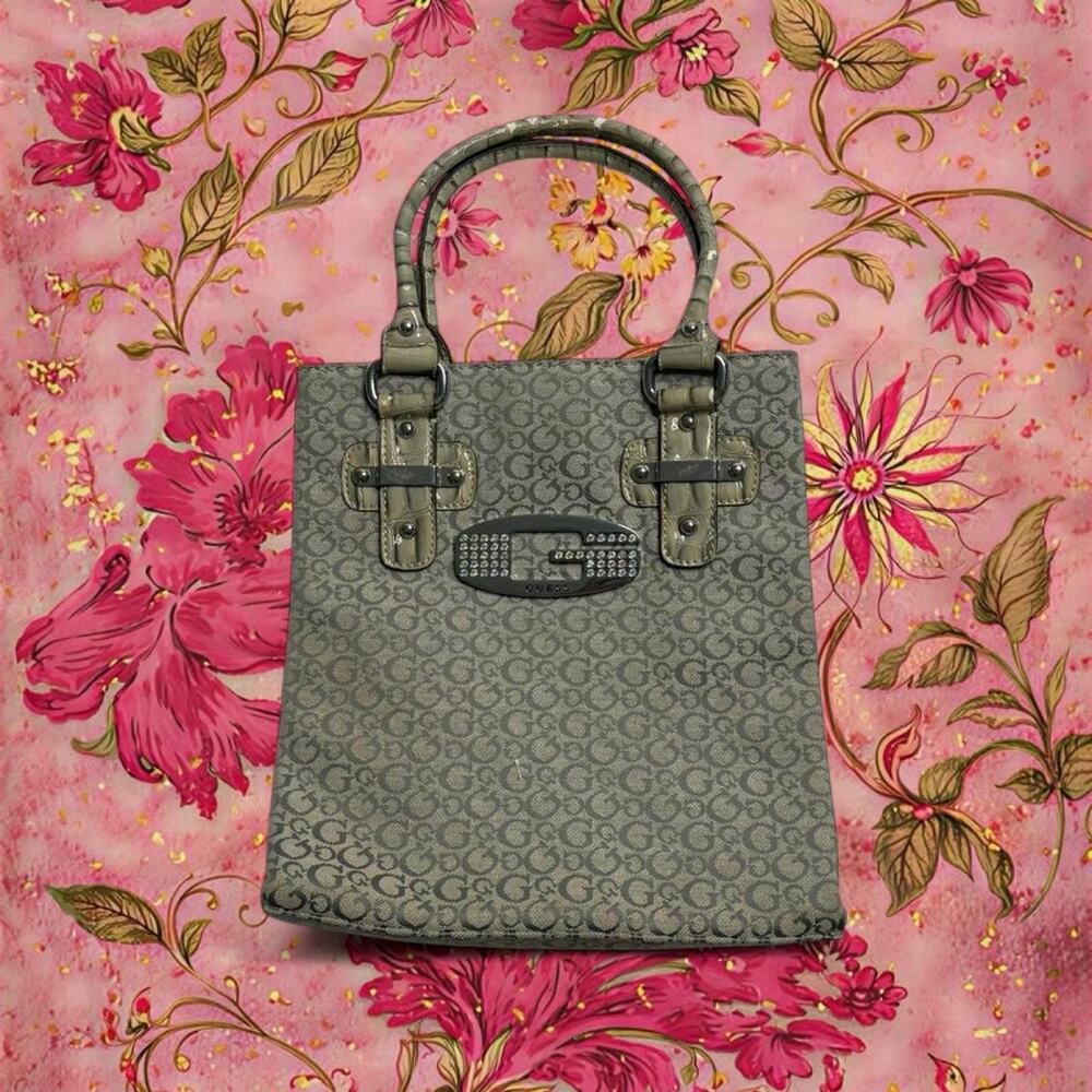 Guess Vintage Y2K Mcbling Tansy Silver Rhinestone Signature Bag